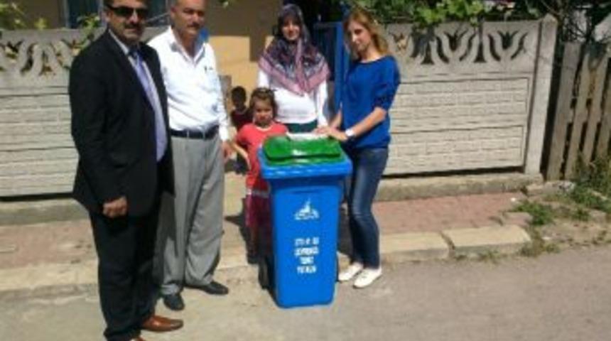 Petrol Mahallesi'ne &Ccedil;&ouml;p Konteyneri Dağıtıldı
