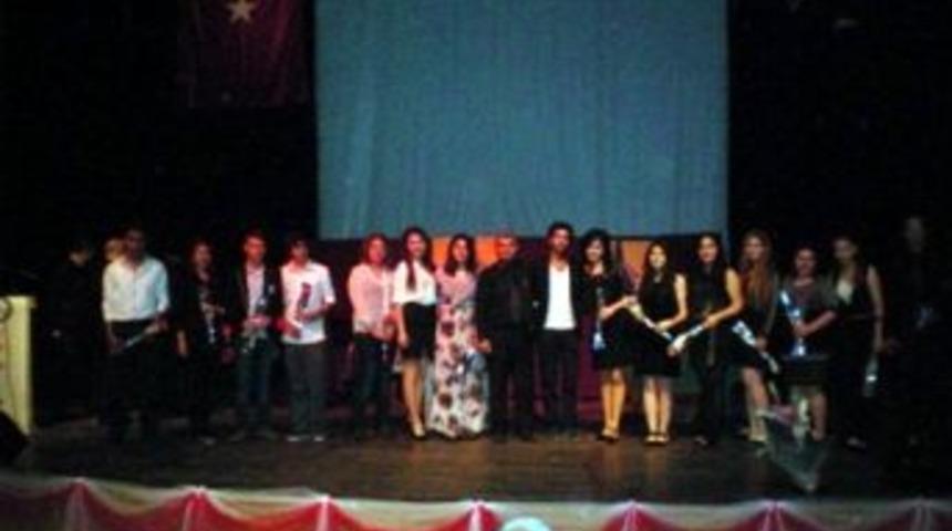 Aydın Lisesi &ouml;ğrencilerinden şiir dinletisi