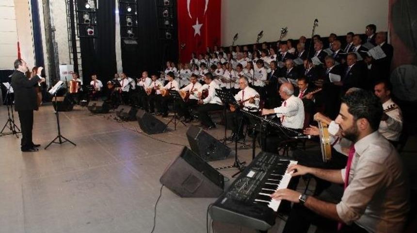 Mahsunı Şerıf, Bayraklı'da T&uuml;rk&uuml;lerıyle Anıldı