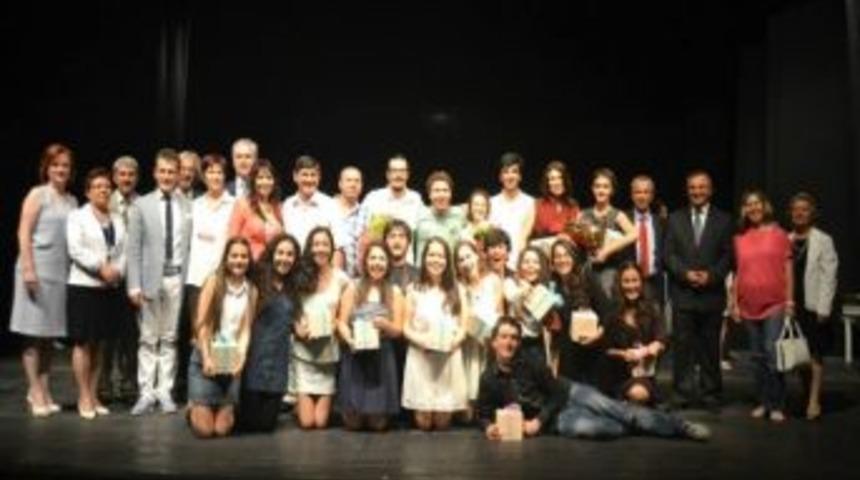 3. Liseler Arası Tiyatro Şenliği &Ouml;d&uuml;l T&ouml;reni