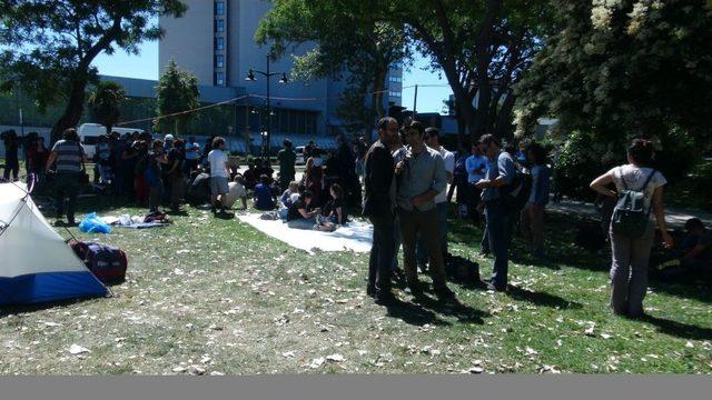 Taksim'de Gezi Parkı Nöbeti