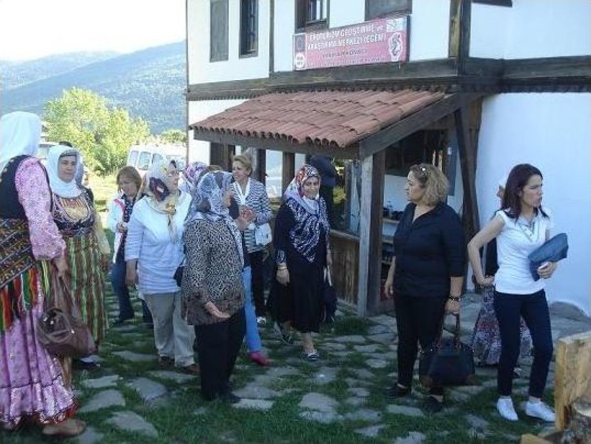 Ak Parti Kadın Kolları Azdavay'da