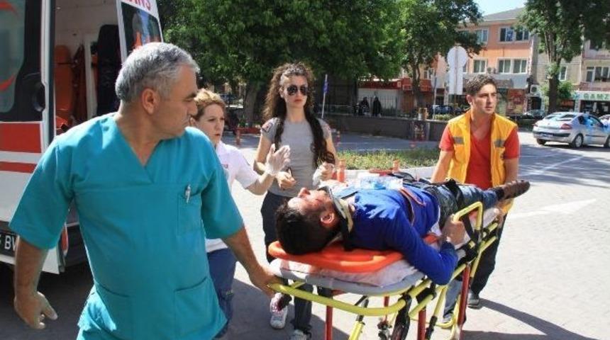 Bursa'da Motosiklet Kazası: İki Yaralı