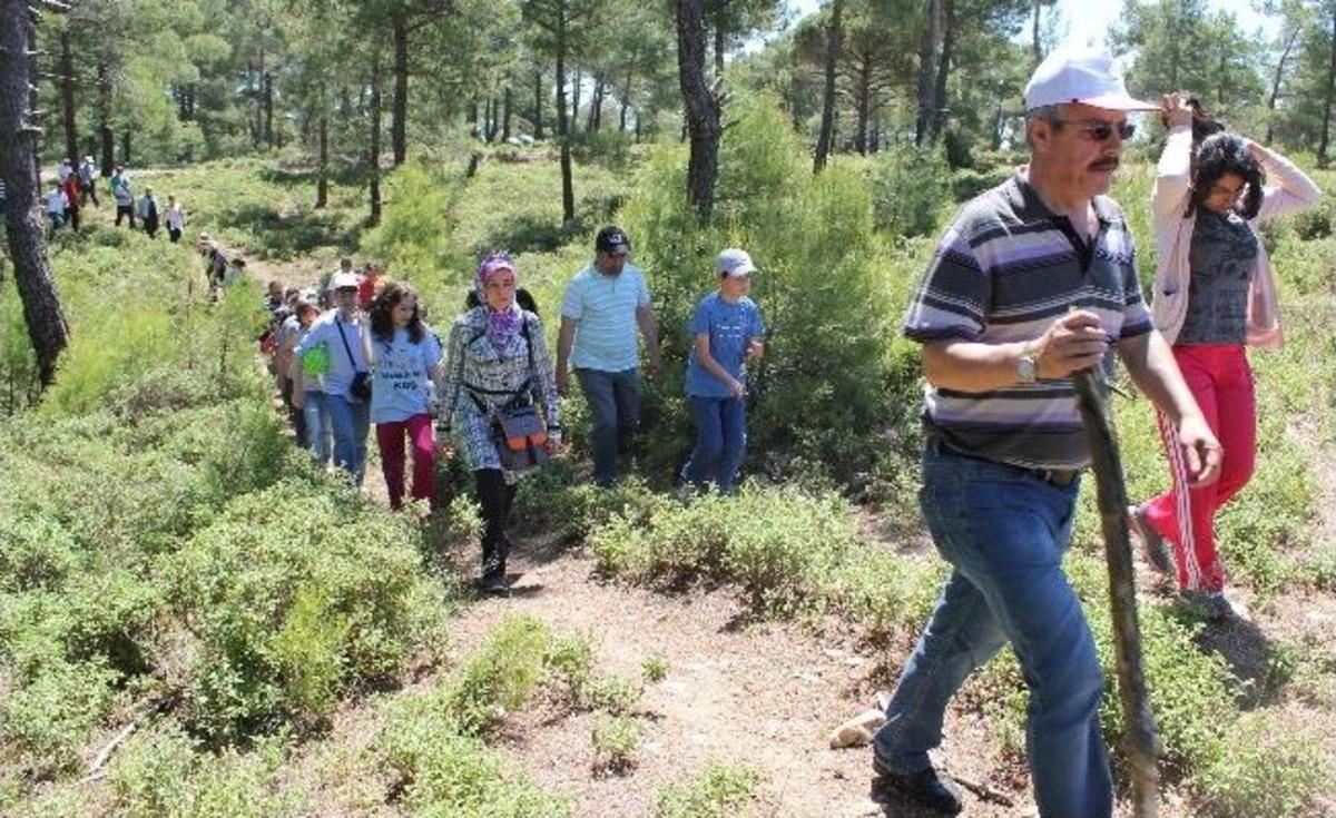 Aydın&rsquo;da Sağlık&ccedil;ılar Sağlık İ&ccedil;in Y&uuml;r&uuml;d&uuml;
