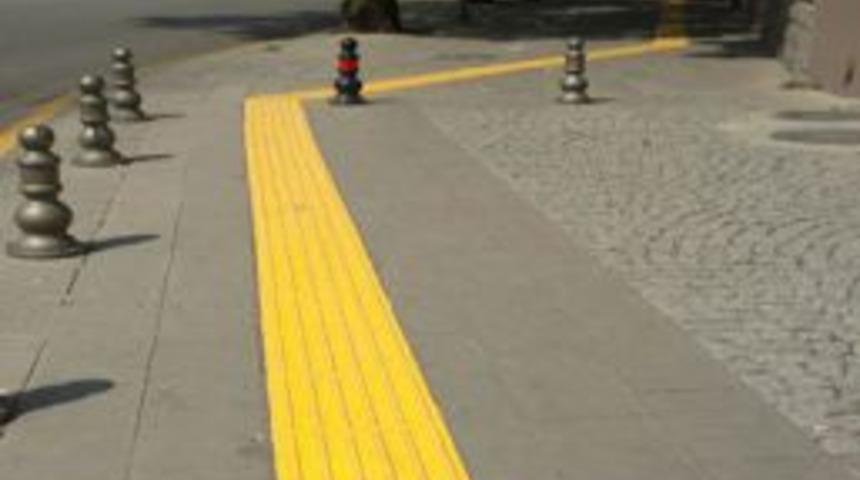 Amasya&rsquo;da Kaldırımlar Artık Engelsiz Olacak