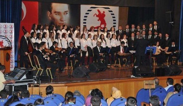 Om&uuml;&rsquo;de T&uuml;rk Sanat M&uuml;ziği Gecesi 1