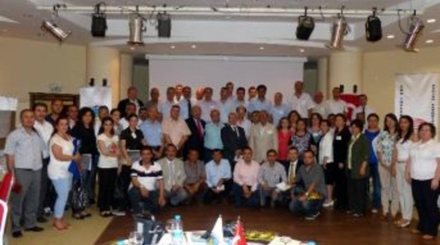 Salihli&rsquo;de "&ccedil;ekirdeksiz &Uuml;z&uuml;mde İla&ccedil; Kalıntısı" &Ccedil;alıştayı Yapıldı