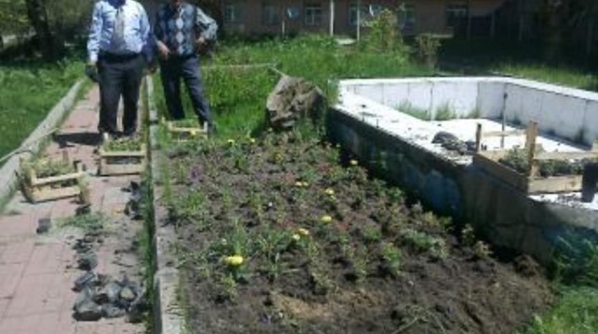 &Ccedil;ıldır Sağlık Ocağı &Ccedil;i&ccedil;ek A&ccedil;tı