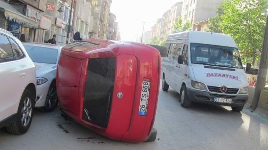 Boz&uuml;y&uuml;k&rsquo;te Trafik Kazası, 1 Yaralı
