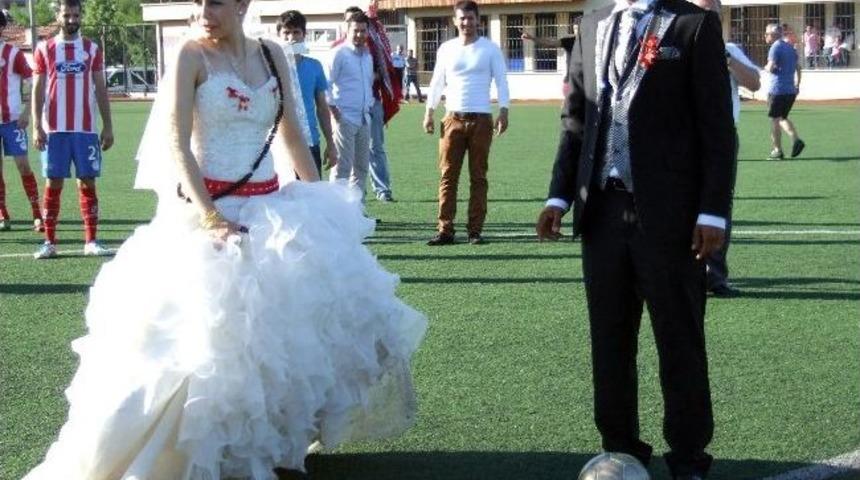 Ma&ccedil;ı Gelin Ve Damat Başlatıı
