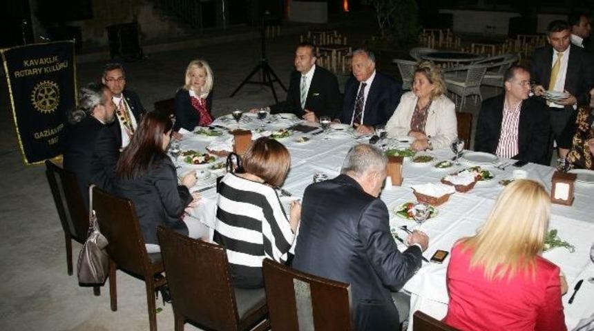 Meslek Hizmet &Ouml;d&uuml;l&uuml; Tahir Tekin &Ouml;ztan&rsquo;a Verildi