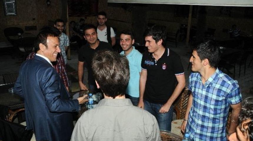 Başkan Gen&ccedil;, Ak Parti&rsquo;li Gen&ccedil;lerle Bir Araya Geldi