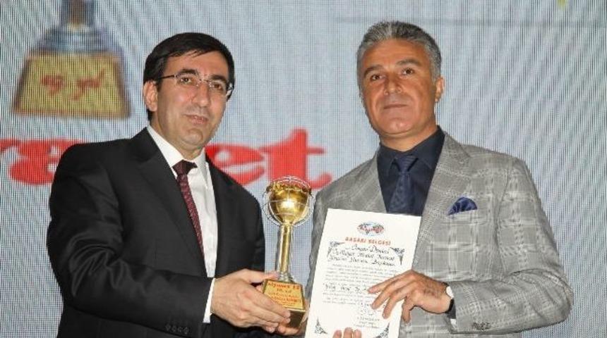Yılın Gen&ccedil; İş Adamı &Ouml;d&uuml;l&uuml; Osman Demirci&rsquo;nin