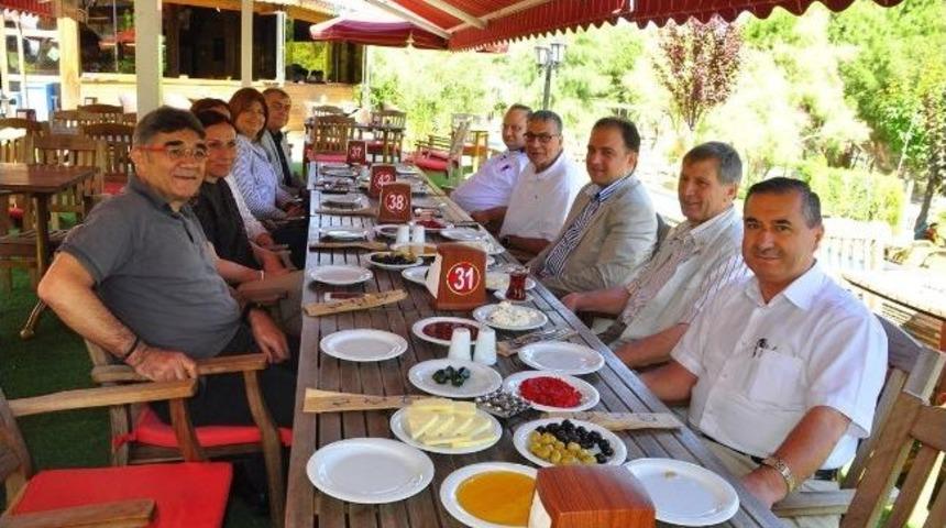 Ak Parti Manisa İl Başkanı Baybatur, Gazeteciler Cemiyeti'ni Ağırladı