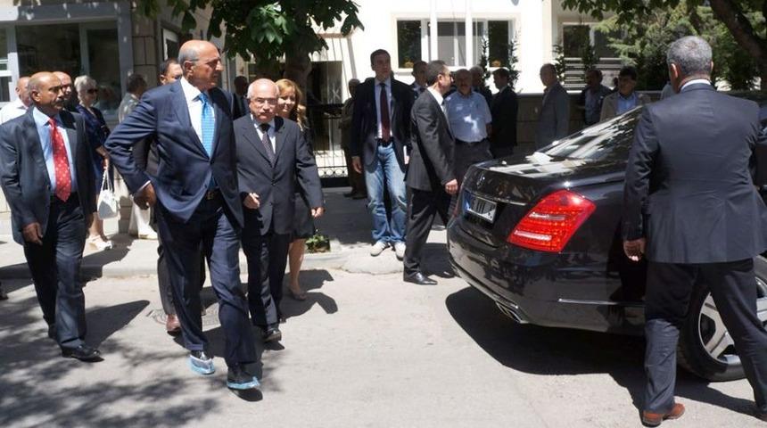 TBMM Başkanı &Ccedil;i&ccedil;ek, Demirel&rsquo;e Taziye Ziyaretinde Bulundu