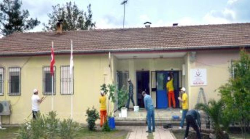 Muğla'da G&ouml;n&uuml;ll&uuml;ler Sağlıkevlerinin Bakımını Yapıyor