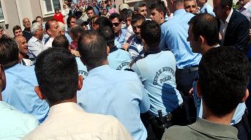 TOKİ Sakinlerinin Y&ouml;netim Kavgası