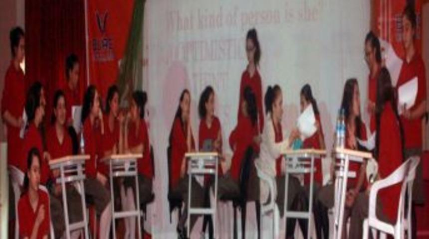 &Uuml;&ccedil;g&uuml;l Lisesi'nden İngilizce Genel K&uuml;lt&uuml;r Yarışması