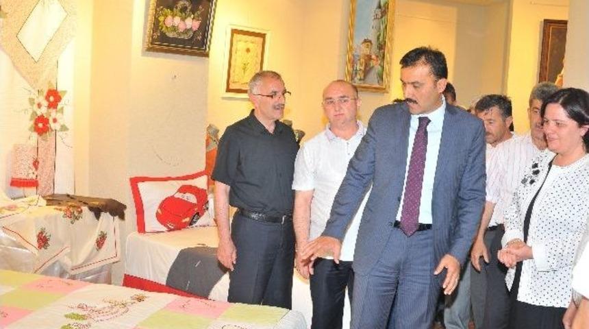 Meslek Edindirmede Karma Sergi A&ccedil;ıldı