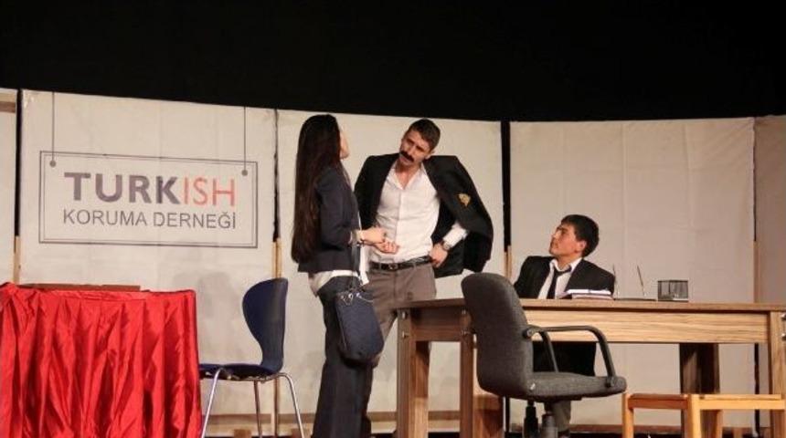 "t&uuml;rk&ccedil;em Eyvah" İsimli Oyun Akm&rsquo;de Sahnelendi
