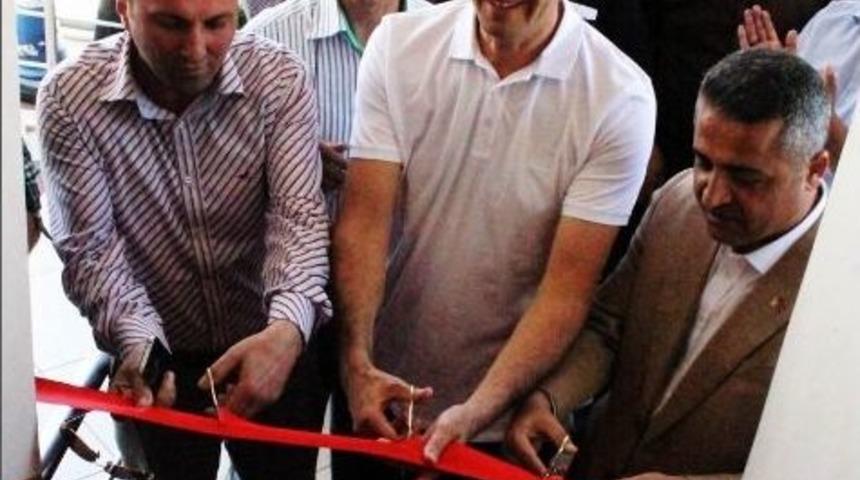 Edger, Altınoluk&rsquo;ta Okuma Salonu A&ccedil;tı