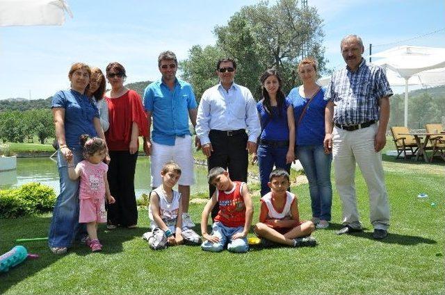 Kaymakam G&ouml;dekmerdan, Kimsesiz &Ccedil;ocuklara Kucak A&ccedil;tı 2