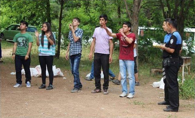 Polis Ve Öğrenciler Bahar Şenliğinde Bir Araya Geldi