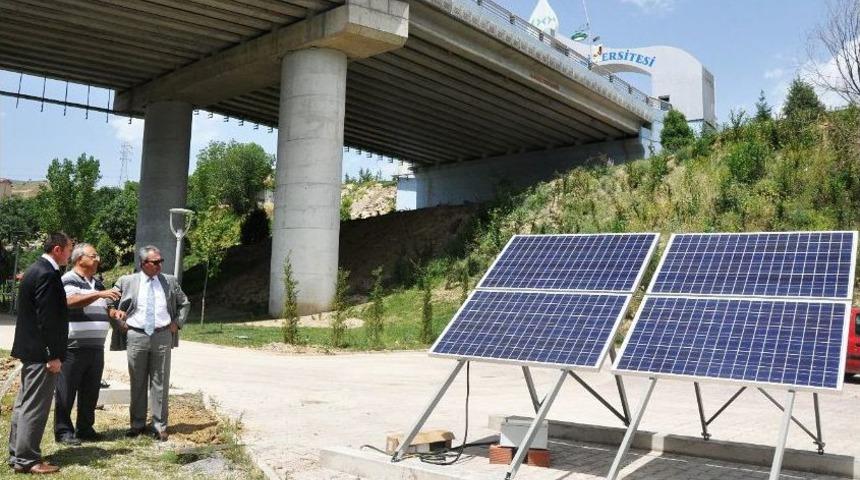 Karab&uuml;k &Uuml;niversitesi, G&uuml;neş Enerjisiyle &Ccedil;alışan Su Pompası Geliştirdi
