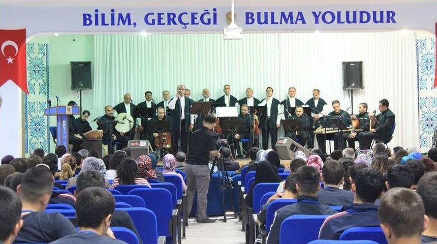 &Ouml;ğrenci Konserinin Gelirleri Şehit Ailelerine Verilecek
