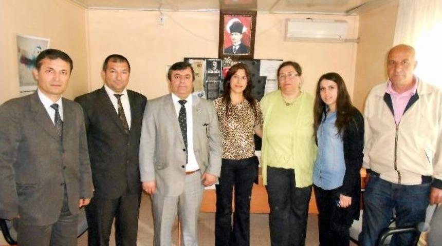 &Ccedil;iftelerliler Derneği Başarılı Kadın &Ccedil;ift&ccedil;iye &Ouml;d&uuml;llendirdi