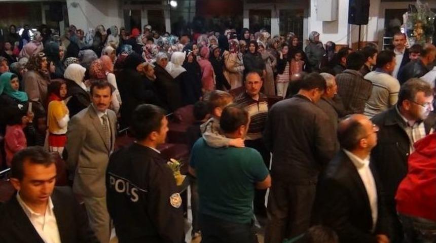 Akdağmadeni&rsquo;nde &ldquo;kutsal Emanetler Ve Sakal-ı Şerif&rdquo; Konulu Konferans D&uuml;zenlendi