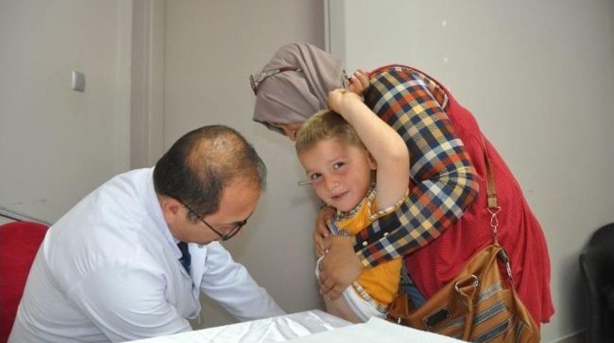 Kartepe'de S&uuml;nnet &Ccedil;ocukları Muayeneden Ge&ccedil;irildi