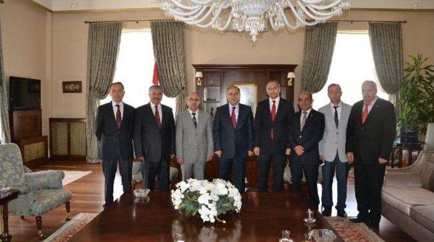 Vali Savaş Ziyaret&ccedil;ilerini Ağırlıyor