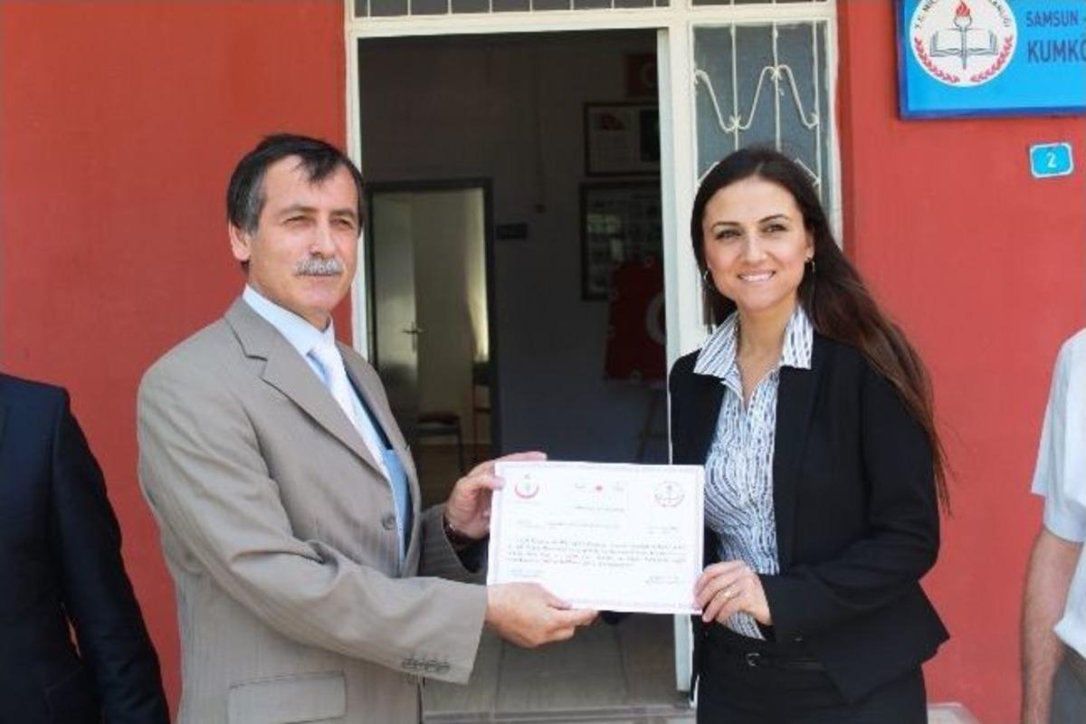 Yılın &Ouml;ğretmenine Beyaz Bayrak