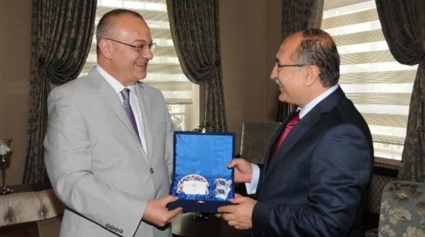 Başkan Erg&uuml;n'den Vali Savaş'a Ziyaret