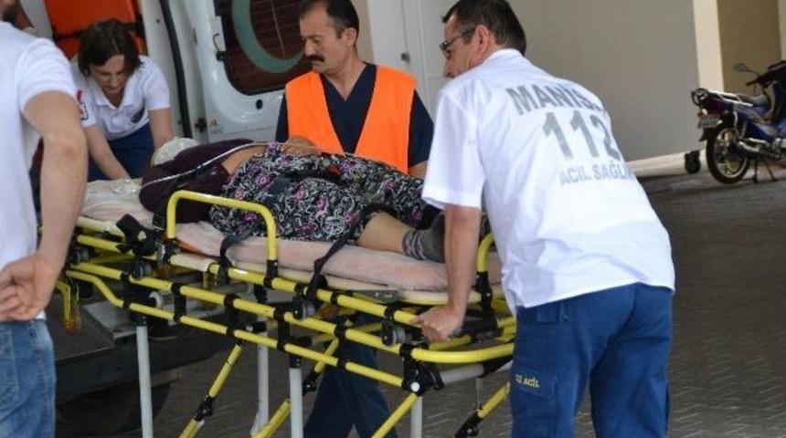 Seyir Halindeki Motosikletten D&uuml;şen Kadın Ağır Yaralandı