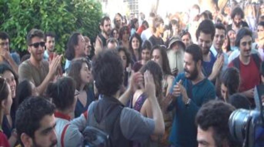 Taksim Gezi Parkın&rsquo;da Ağa&ccedil;lar Kesilmesin Eylemi