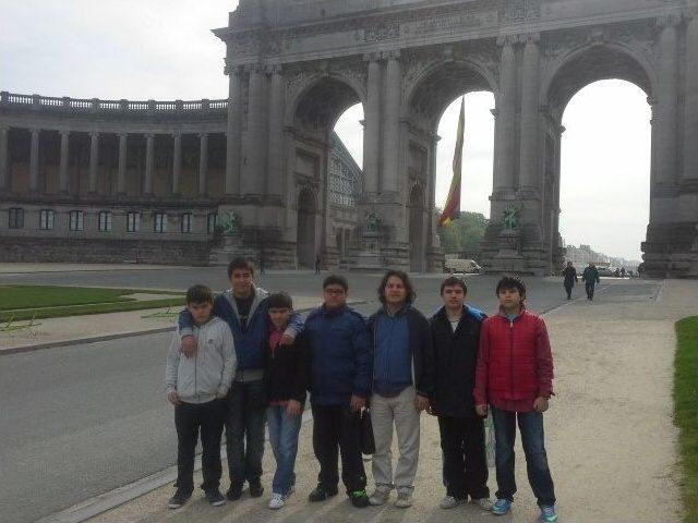 Bur&ccedil; &Ouml;ğrencileri &Uuml;&ccedil; &Uuml;lke Birden Gezdi 1