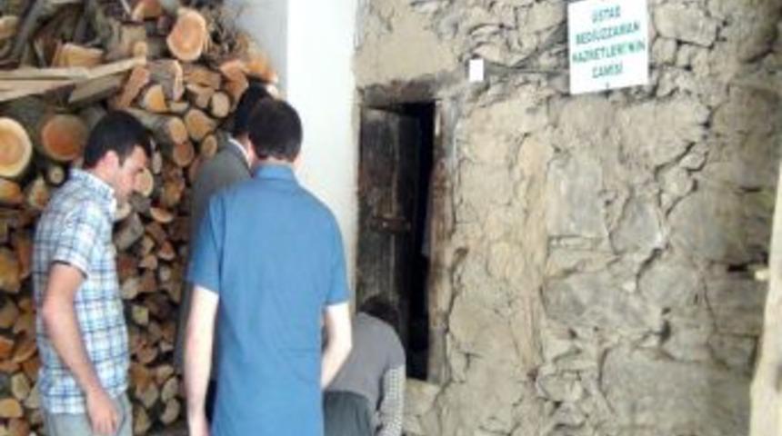 Bedi&uuml;zzaman'ın Doğduğu Nurs K&ouml;y&uuml;ne Ziyaret&ccedil;i Akını