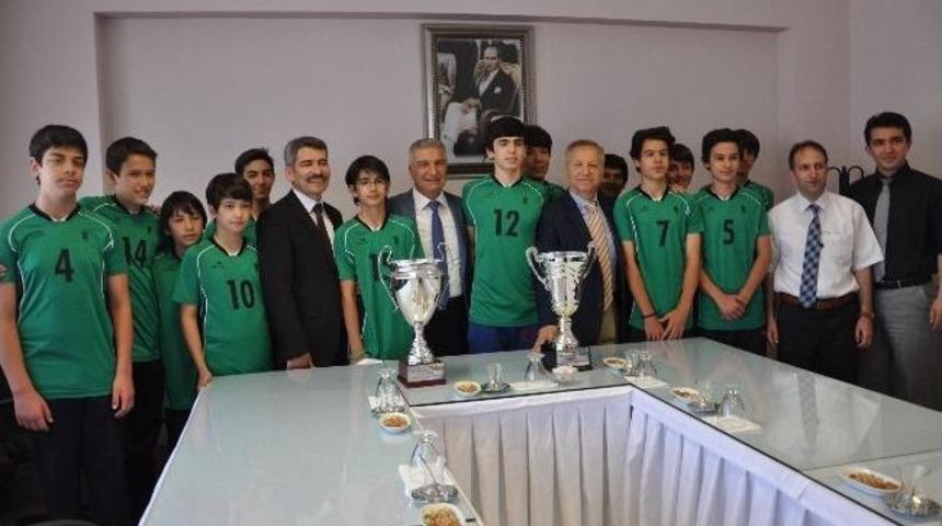Cevat Durak Yamanlar Koleji&rsquo;ni Ziyaret Etti