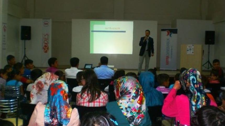 Bing&ouml;l&rsquo;de &lsquo;el Uzatılmayan Gen&ccedil; Kalmasın&rsquo; Semineri