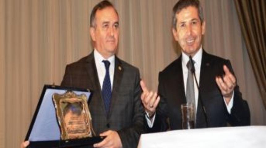 Maliyecilerden Mhp&rsquo;li Ak&ccedil;ay&rsquo;a Anlamlı &Ouml;d&uuml;l