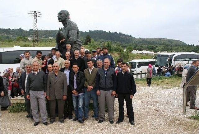 Köy İmamı, Cemaatini Çanakkale’ye Götürdü