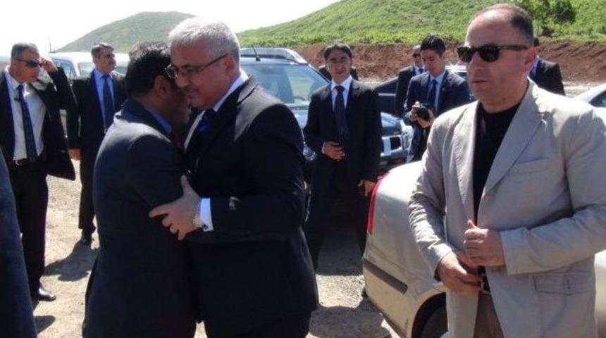 Vali G&uuml;ven&ccedil;er&rsquo;e İl Sınırında Veda