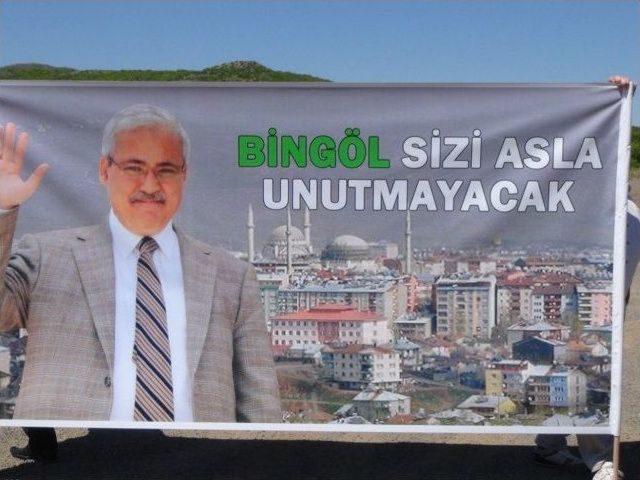 Vali G&uuml;ven&ccedil;er&rsquo;e İl Sınırında Veda 1