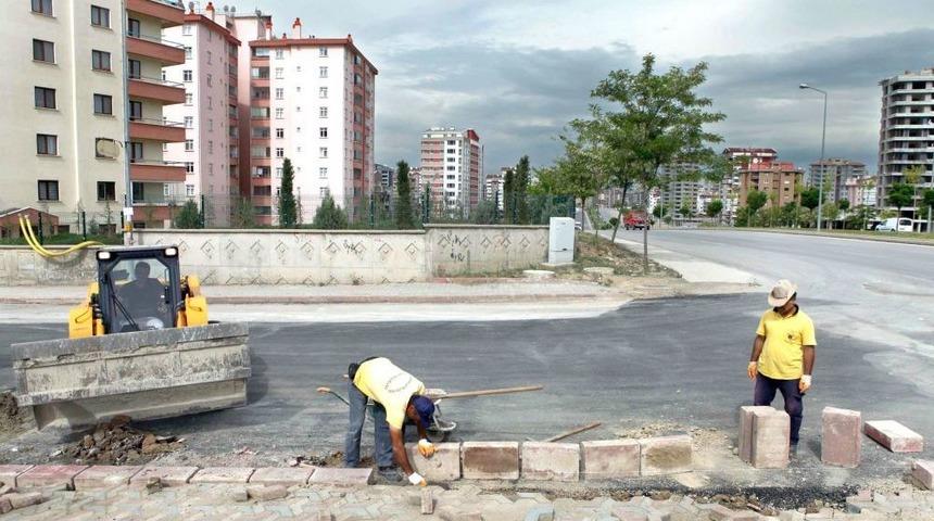 Yenimahalle&rsquo;ye Bir Ayda 23 Bin Ton Asfalt Serildi