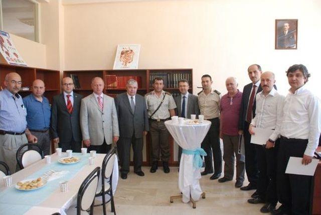 Dp&uuml; Rekt&ouml;r Yardımcısı Prof. Dr. Yunus Erdoğan: 3