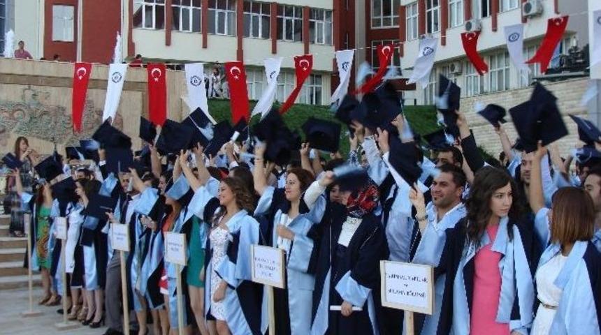 Ad&uuml; Ziraat Fak&uuml;ltesi 17. Mezunlarını Uğurladı