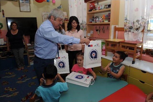 Başkan Akaydın Minik &Ouml;ğrencilerle Bir Araya Geldi 1