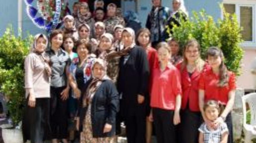 H&uuml;nerli Kadınlara Sertifika